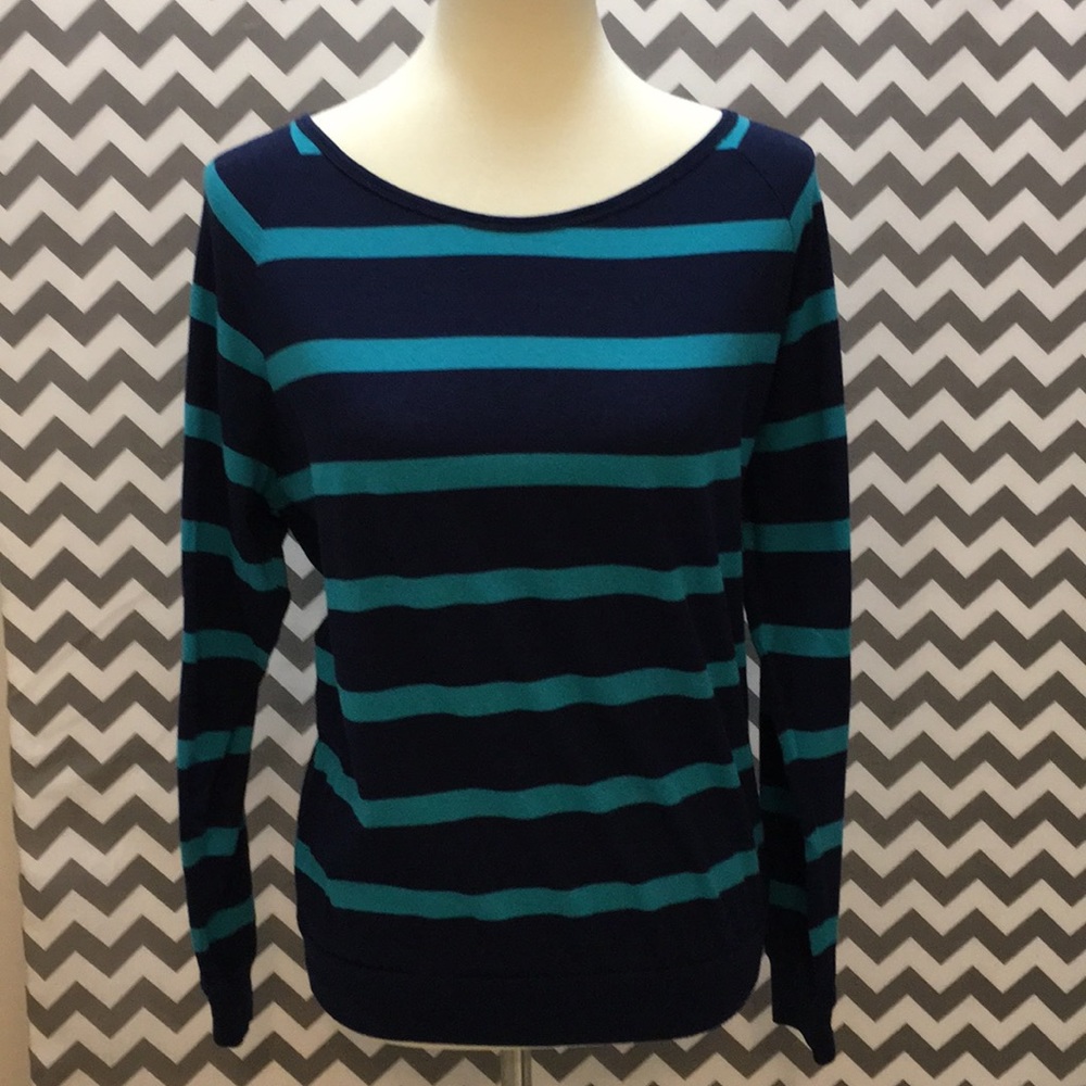 Blue‎ striped top size medium